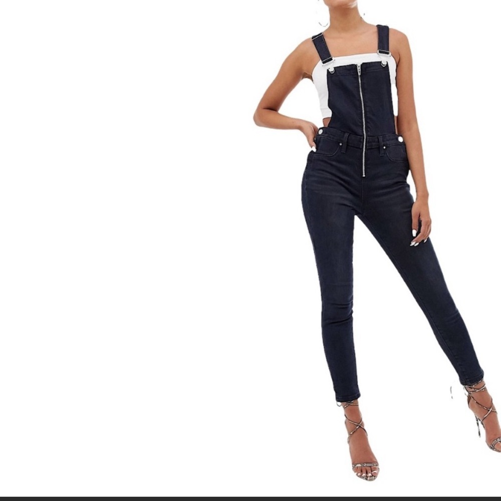 [BLANK NYC] front-zip criss-cross strap tapered denim overalls